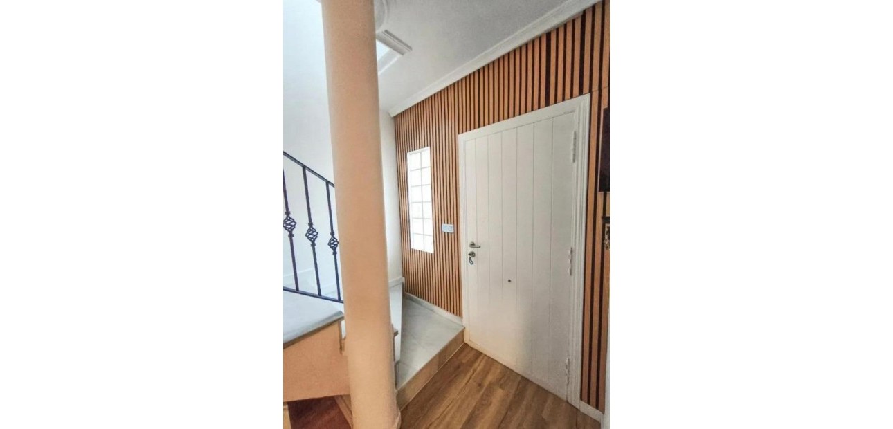 Sale - Villa -
Guardamar del Segura - Urb el raso