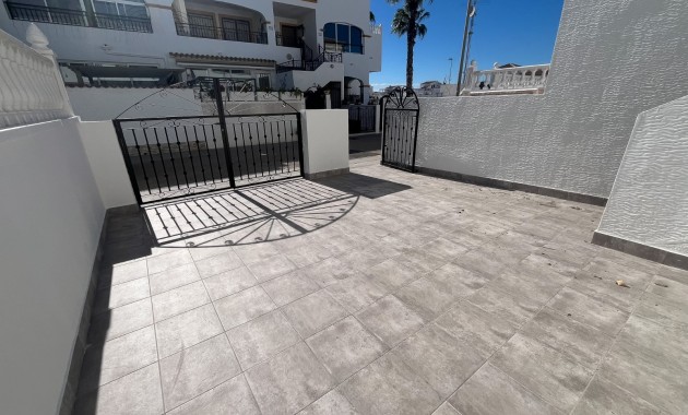 Herverkoop - Appartement / flat -
Los Montesinos - Entre Naranjos / Vistabella Golf