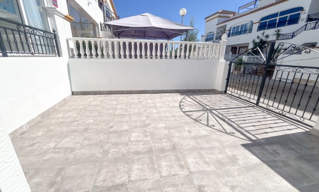 Herverkoop - Appartement / flat -
Los Montesinos - Entre Naranjos / Vistabella Golf