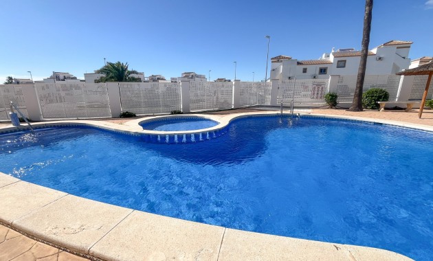 Herverkoop - Appartement / flat -
Los Montesinos - Entre Naranjos / Vistabella Golf