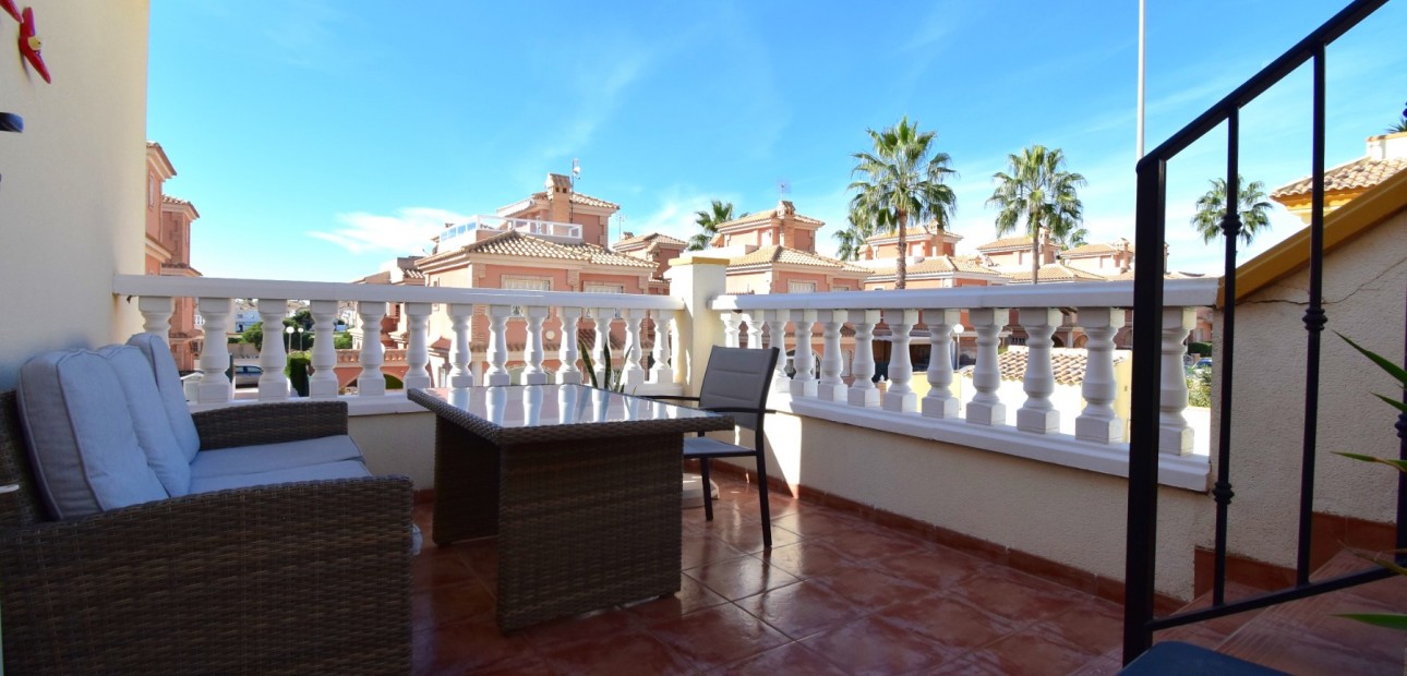 Sale - Apartment / flat -
Orihuela Costa - Playa Flamenca