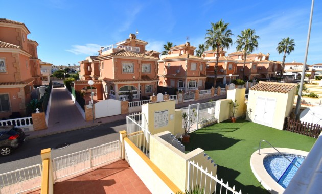 Sale - Apartment / flat -
Orihuela Costa - Playa Flamenca