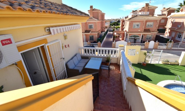 Sale - Apartment / flat -
Orihuela Costa - Playa Flamenca