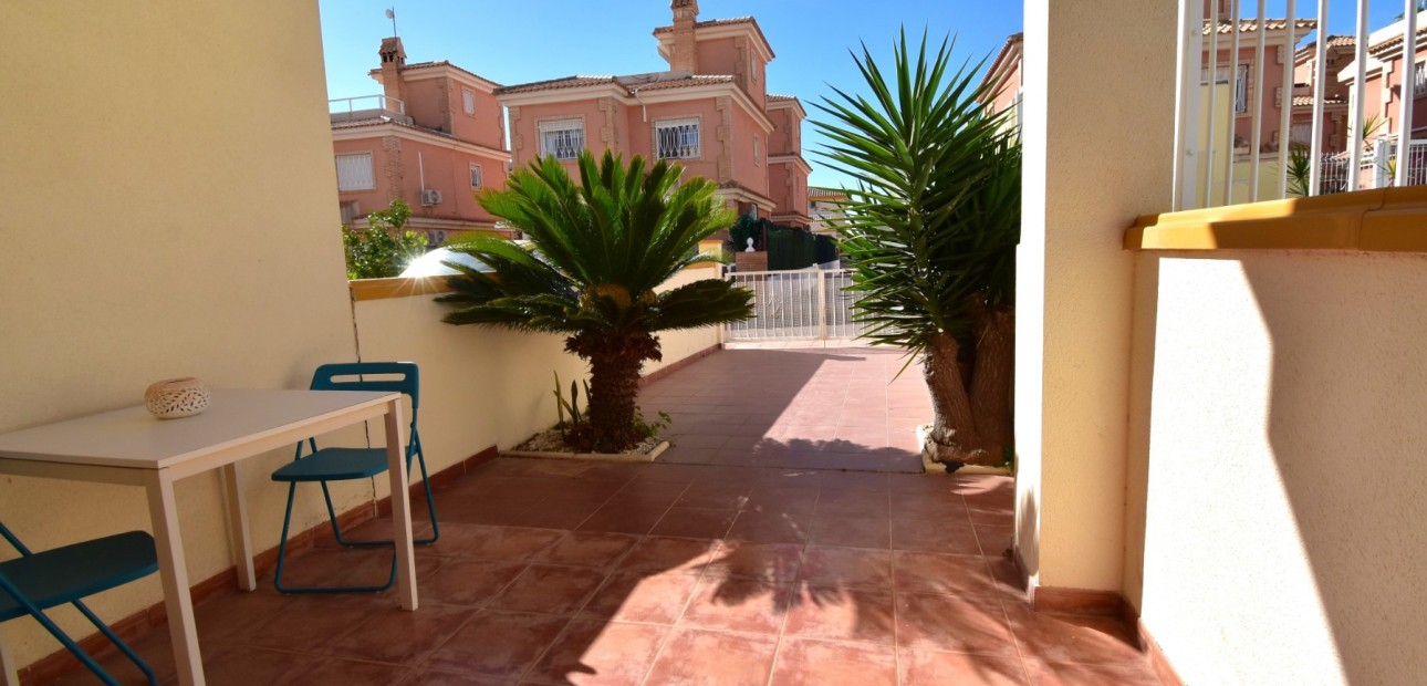Sale - Apartment / flat -
Orihuela Costa - Playa Flamenca