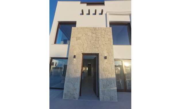 Nueva construcción  - Laguna Azul Villa -
Los Montesinos - La herrada