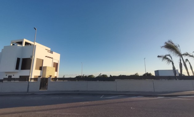 Nueva construcción  - Laguna Azul Villa -
Los Montesinos - La herrada