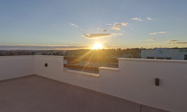 Nueva construcción  - Laguna Azul Villa -
Los Montesinos - La herrada