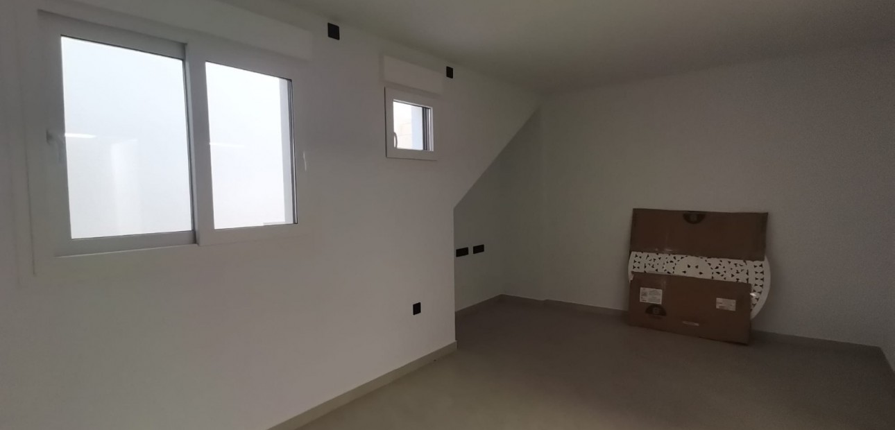 Nueva construcción  - Laguna Azul Villa -
Los Montesinos - La herrada