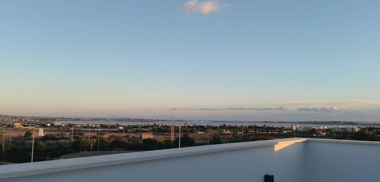 Nueva construcción  - Laguna Azul Villa -
Los Montesinos - La herrada