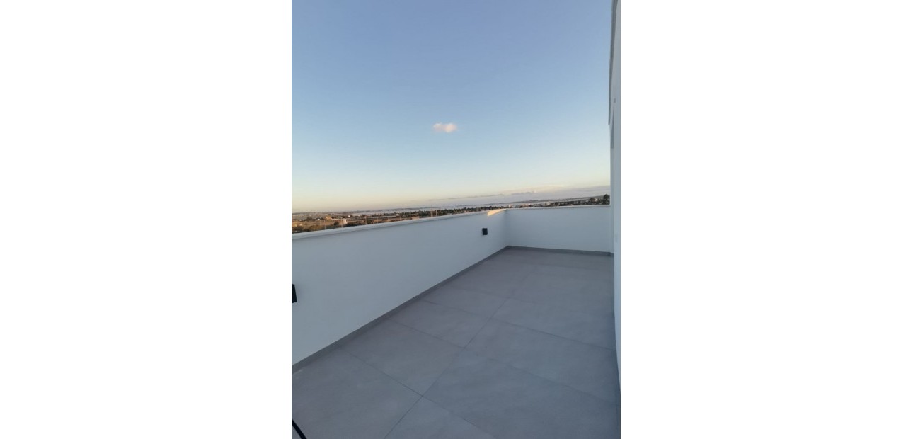 Nueva construcción  - Laguna Azul Villa -
Los Montesinos - La herrada