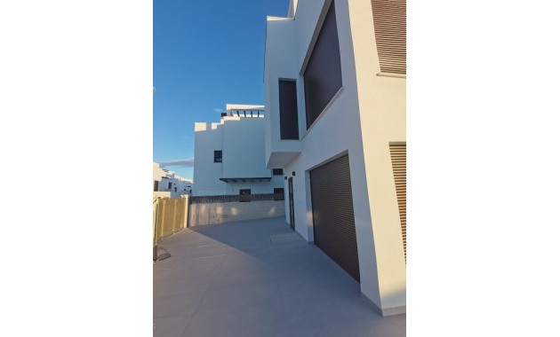 Nueva construcción  - Laguna Azul Villa -
Los Montesinos - La herrada