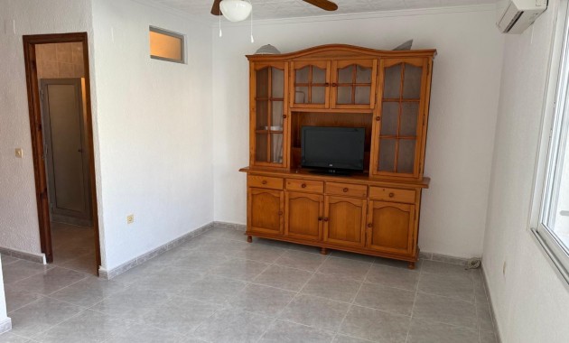Herverkoop - Bungalow -
Torrevieja - Torretas