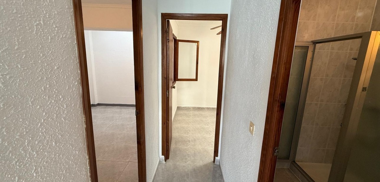 Herverkoop - Bungalow -
Torrevieja - Torretas