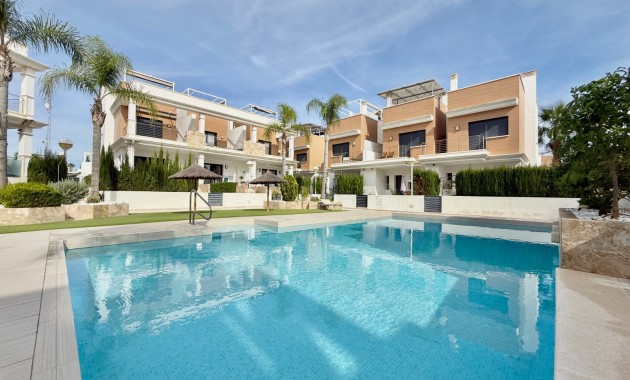 Herverkoop - Herenhuis -
Ciudad Quesada - Lo Marabu