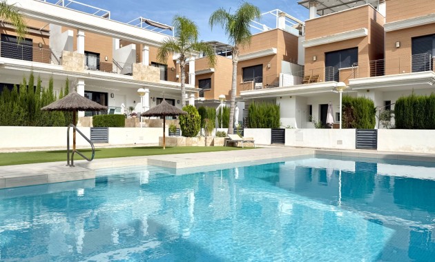 Herverkoop - Herenhuis -
Ciudad Quesada - Lo Marabu