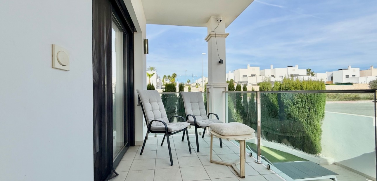 Herverkoop - Herenhuis -
Ciudad Quesada - Lo Marabu