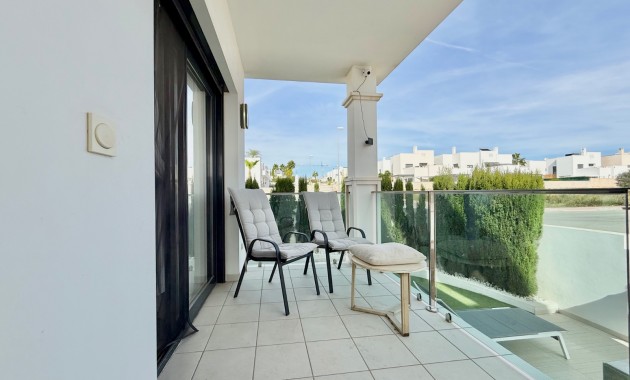 Herverkoop - Herenhuis -
Ciudad Quesada - Lo Marabu