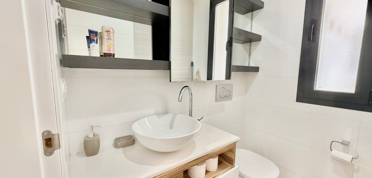 Herverkoop - Herenhuis -
Ciudad Quesada - Lo Marabu