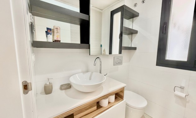 Herverkoop - Herenhuis -
Ciudad Quesada - Lo Marabu