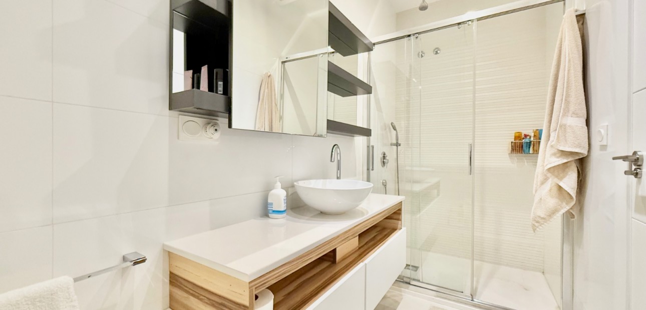 Herverkoop - Herenhuis -
Ciudad Quesada - Lo Marabu