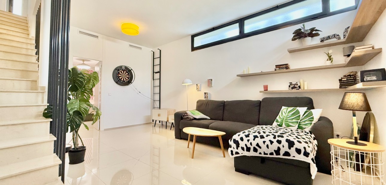 Herverkoop - Herenhuis -
Ciudad Quesada - Lo Marabu