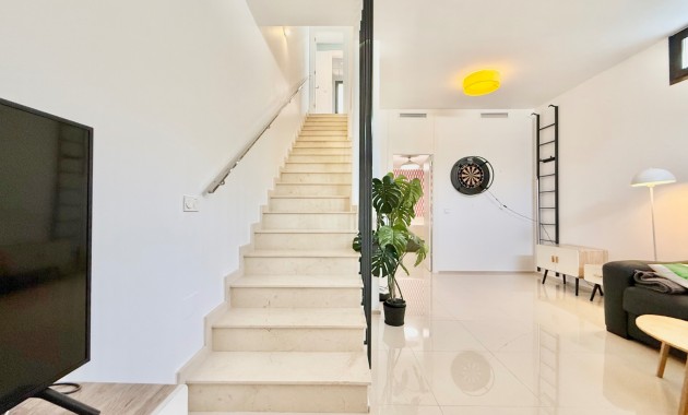 Herverkoop - Herenhuis -
Ciudad Quesada - Lo Marabu