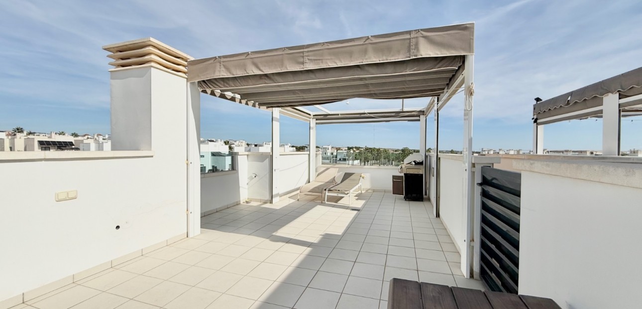 Herverkoop - Herenhuis -
Ciudad Quesada - Lo Marabu