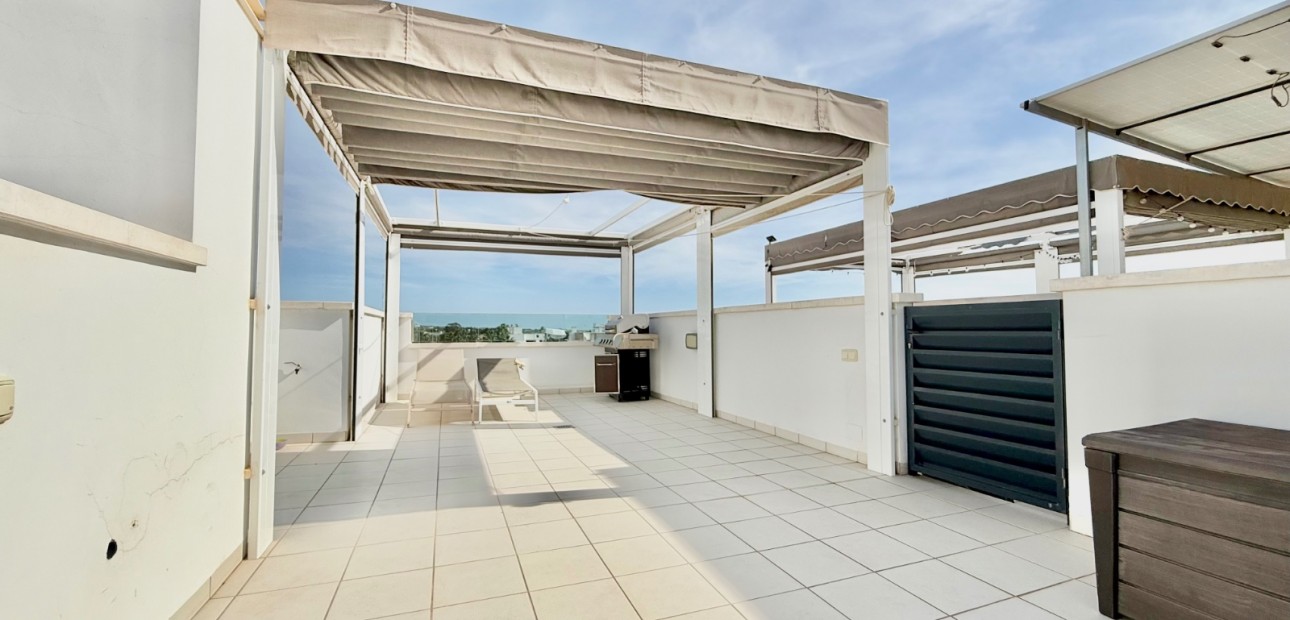 Herverkoop - Herenhuis -
Ciudad Quesada - Lo Marabu