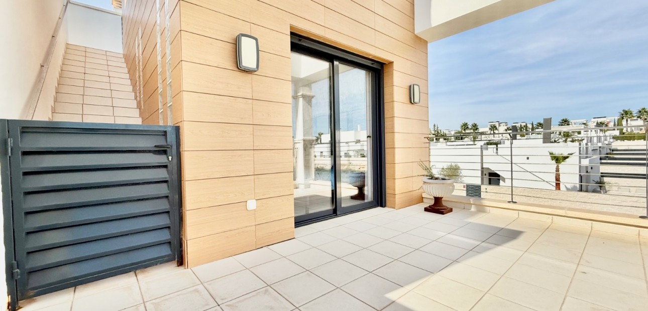 Herverkoop - Herenhuis -
Ciudad Quesada - Lo Marabu