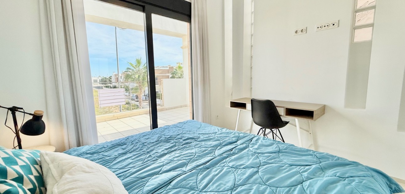 Herverkoop - Herenhuis -
Ciudad Quesada - Lo Marabu