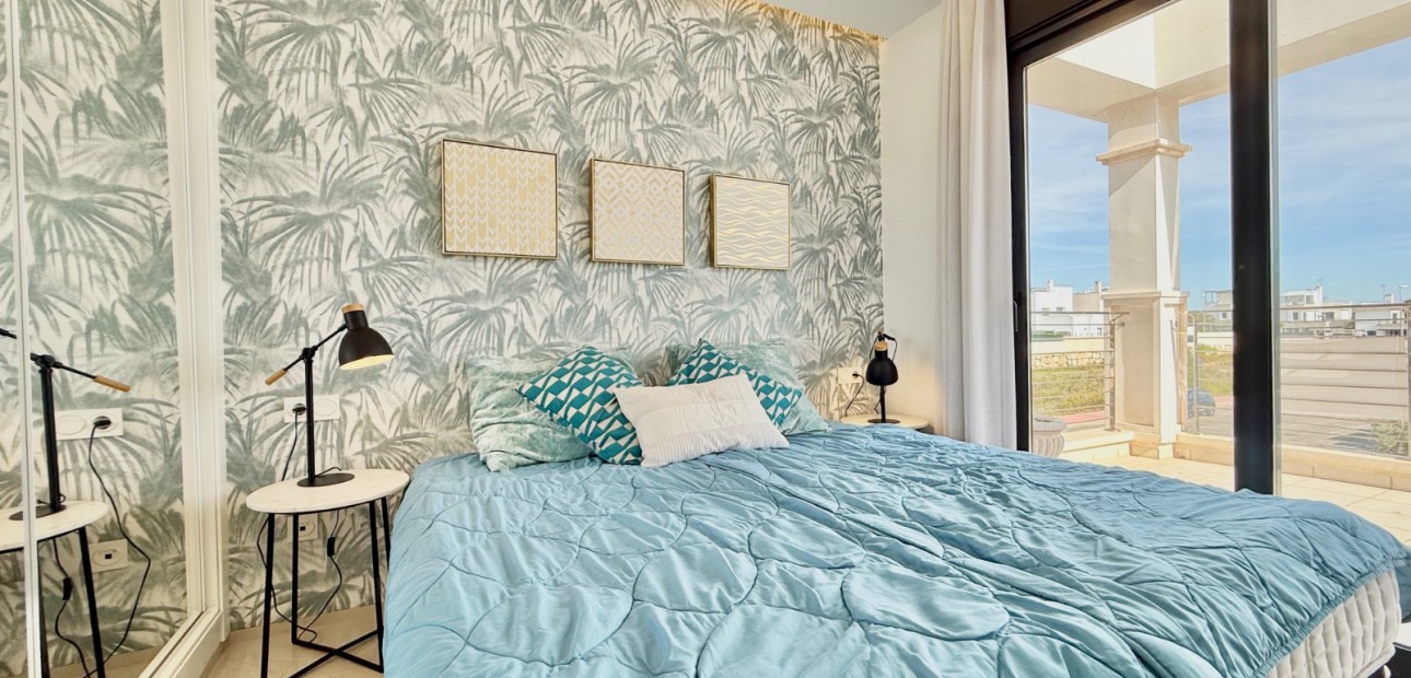 Herverkoop - Herenhuis -
Ciudad Quesada - Lo Marabu