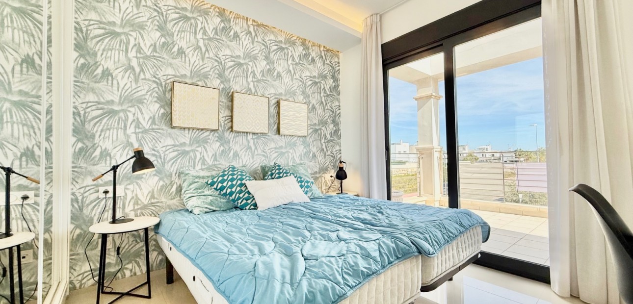 Herverkoop - Herenhuis -
Ciudad Quesada - Lo Marabu