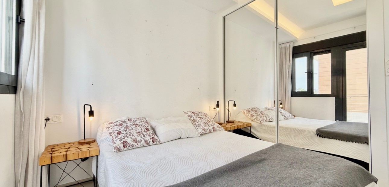 Herverkoop - Herenhuis -
Ciudad Quesada - Lo Marabu