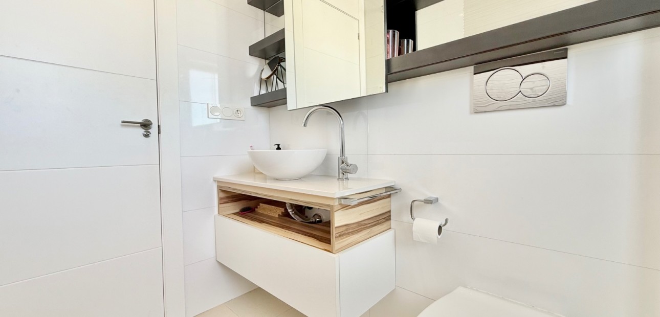 Herverkoop - Herenhuis -
Ciudad Quesada - Lo Marabu