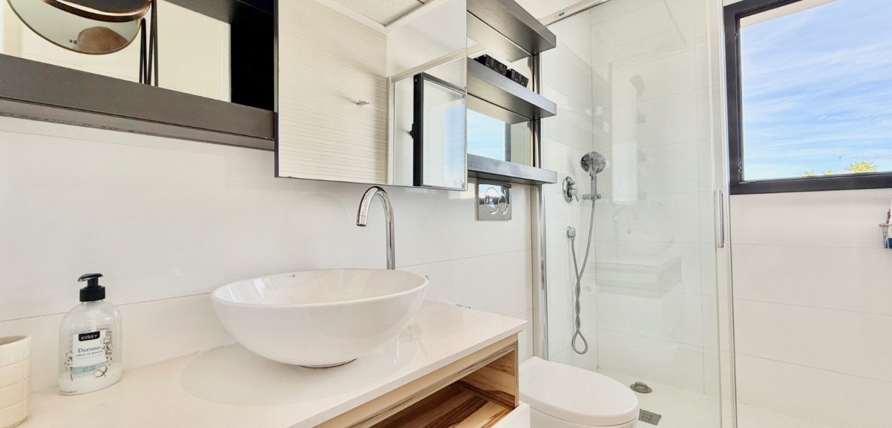 Herverkoop - Herenhuis -
Ciudad Quesada - Lo Marabu