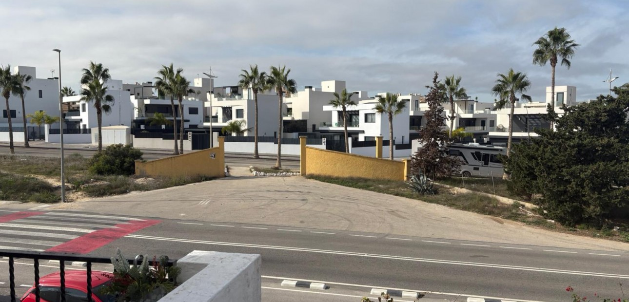 Sale - Townhouse -
Algorfa - Montemar