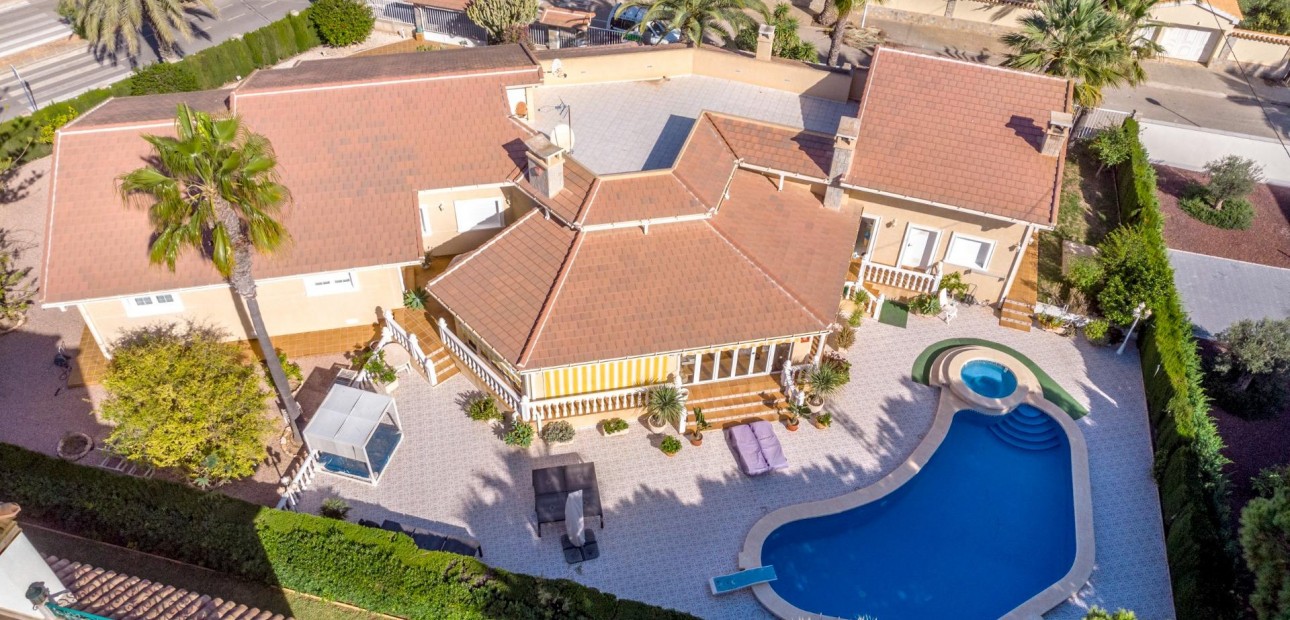 Sale - Detached Villa -
Orihuela Costa - Cabo Roig