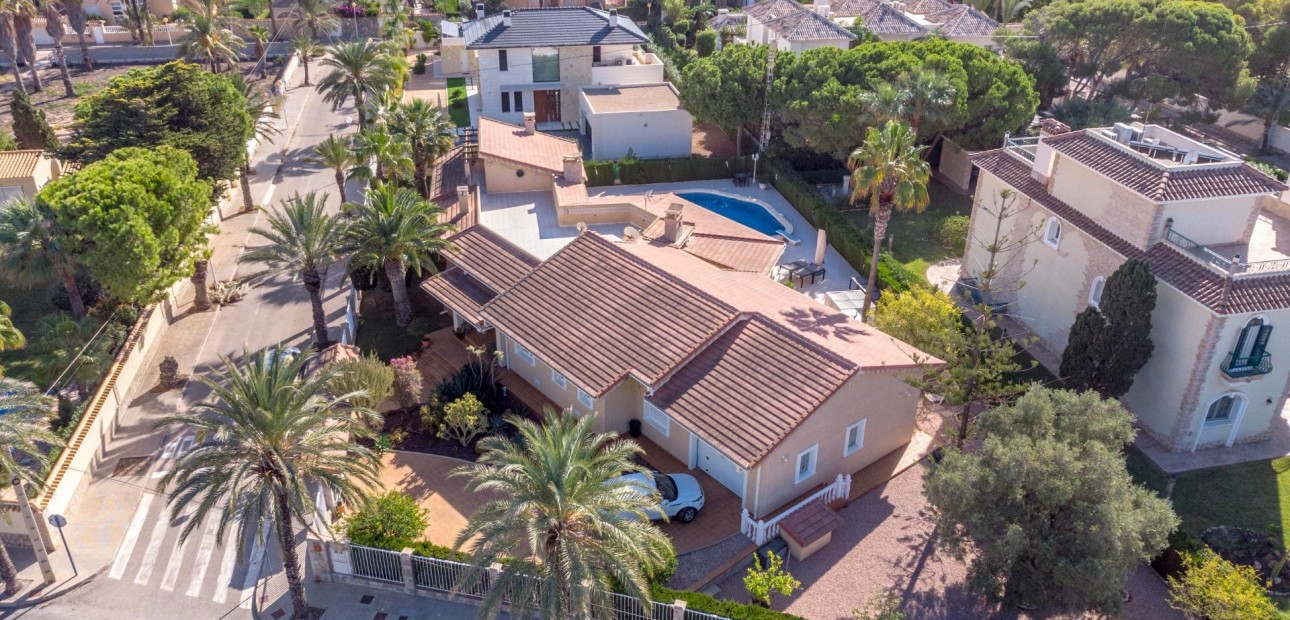 Sale - Detached Villa -
Orihuela Costa - Cabo Roig