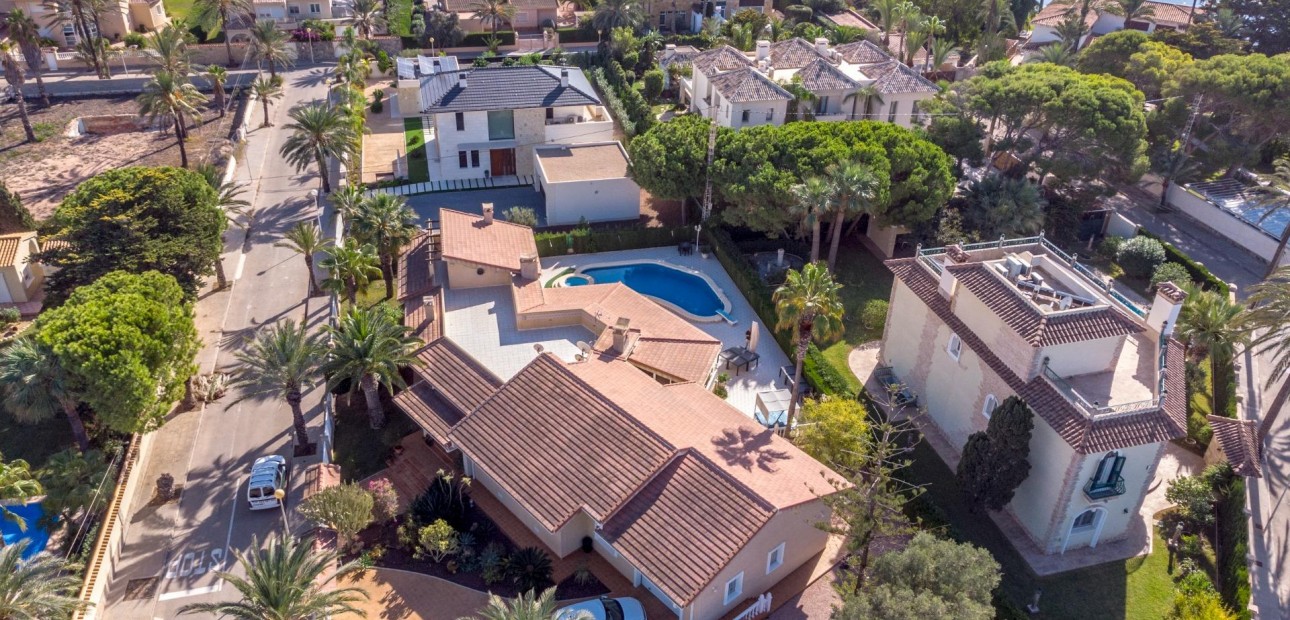 Sale - Detached Villa -
Orihuela Costa - Cabo Roig