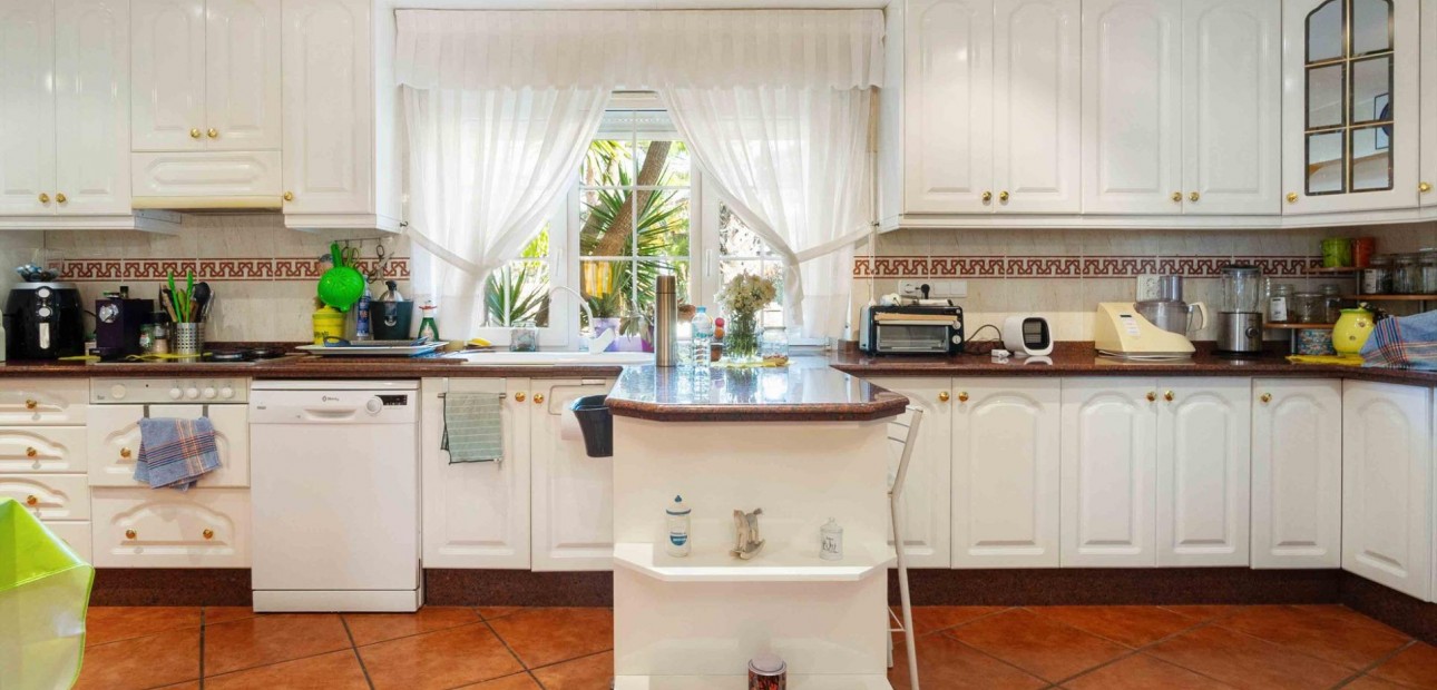 Sale - Detached Villa -
Orihuela Costa - Cabo Roig