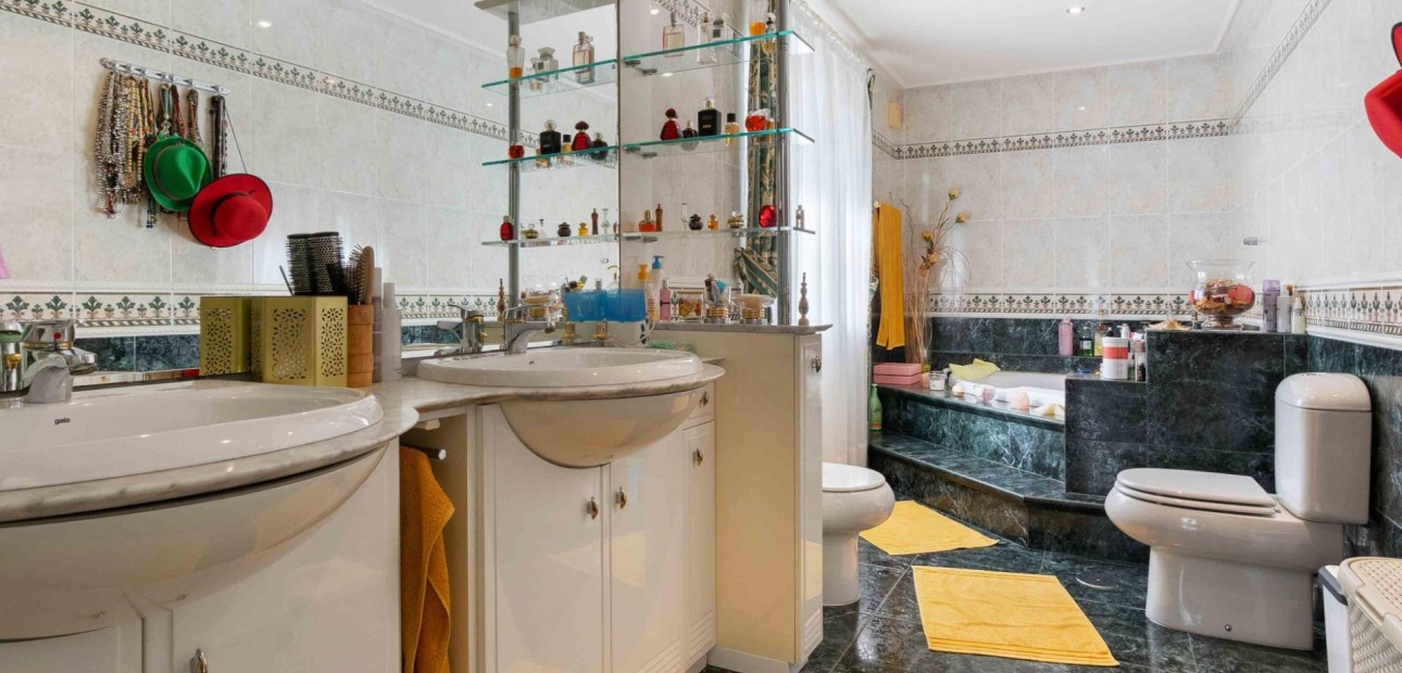 Sale - Detached Villa -
Orihuela Costa - Cabo Roig