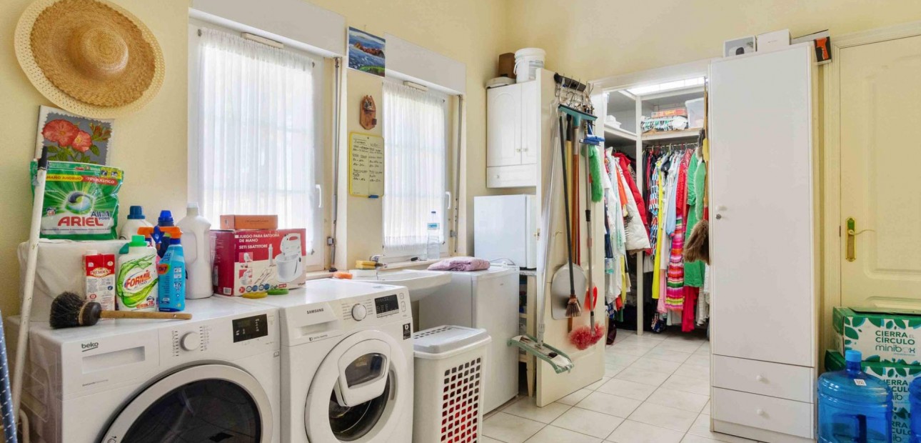 Sale - Detached Villa -
Orihuela Costa - Cabo Roig