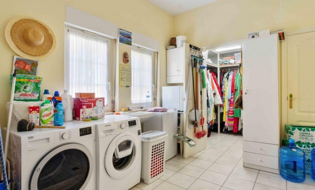 Sale - Detached Villa -
Orihuela Costa - Cabo Roig