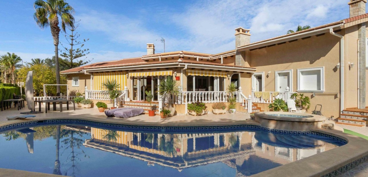 Sale - Detached Villa -
Orihuela Costa - Cabo Roig