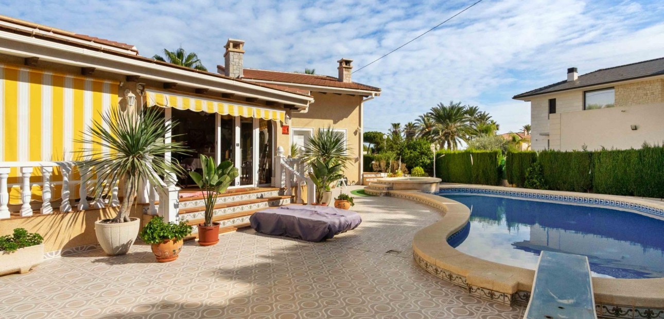 Sale - Detached Villa -
Orihuela Costa - Cabo Roig