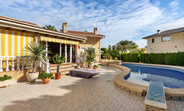 Sale - Detached Villa -
Orihuela Costa - Cabo Roig