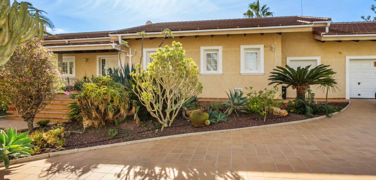 Sale - Detached Villa -
Orihuela Costa - Cabo Roig