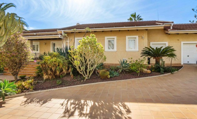 Sale - Detached Villa -
Orihuela Costa - Cabo Roig