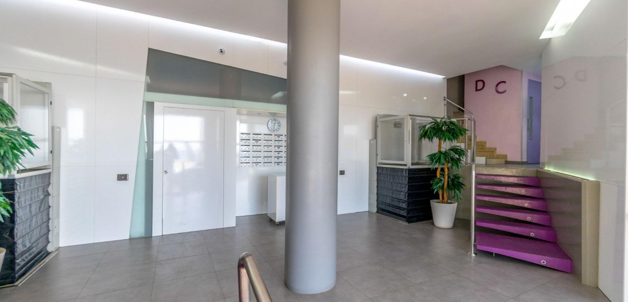 Herverkoop - Appartement / flat -
Torrevieja - Playa Del Cura