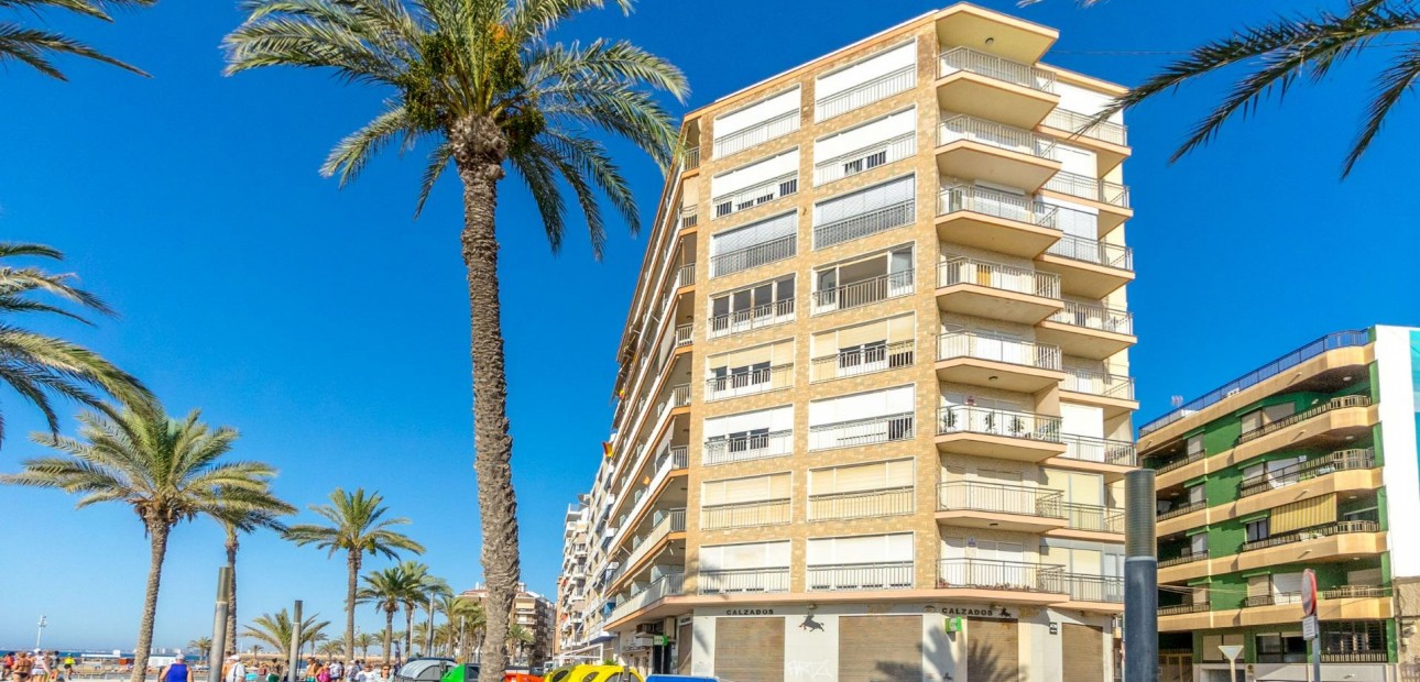 Herverkoop - Appartement / flat -
Torrevieja - Playa Del Cura